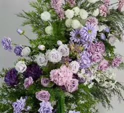 Overview of the Purple Arch floral composition